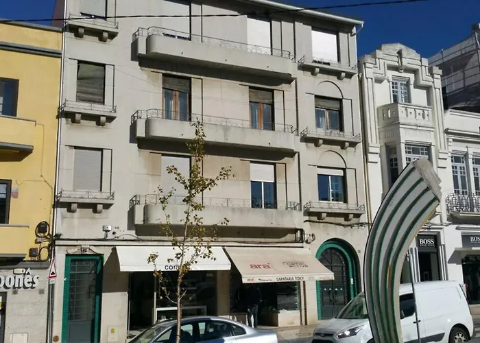 Dos Cagareus Ii Daire